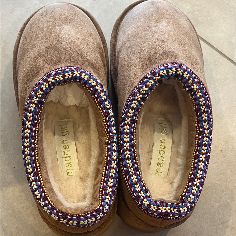 Madden Girl Tan Slippers with Multicolor Trim